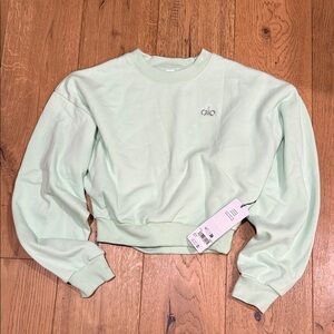 ALO Yoga Cropped Accolade Crewneck